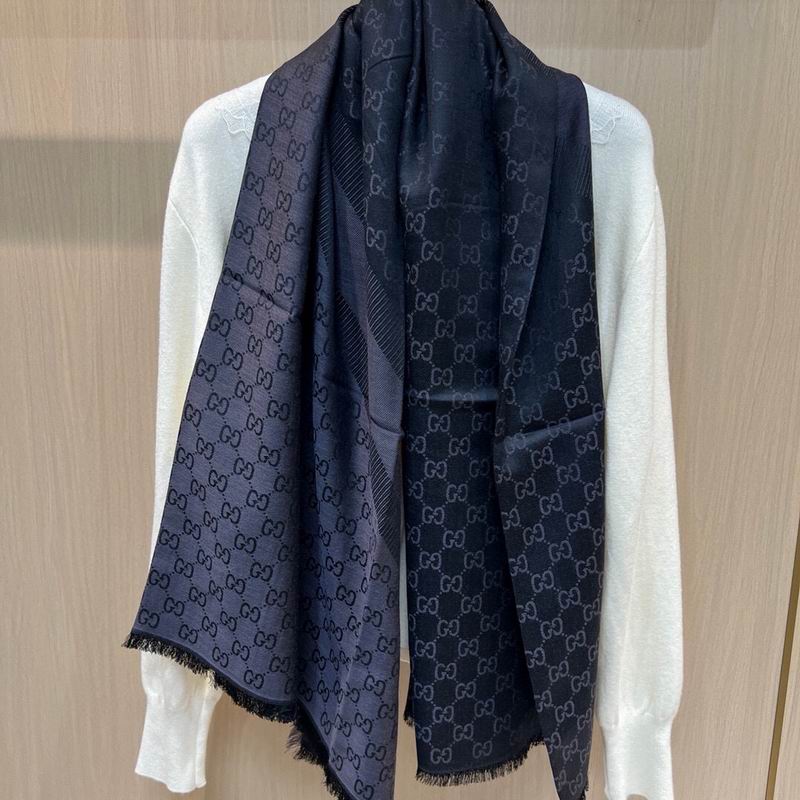 Gucci scarf 140X140cm 80%羊毛 20%真丝 E09